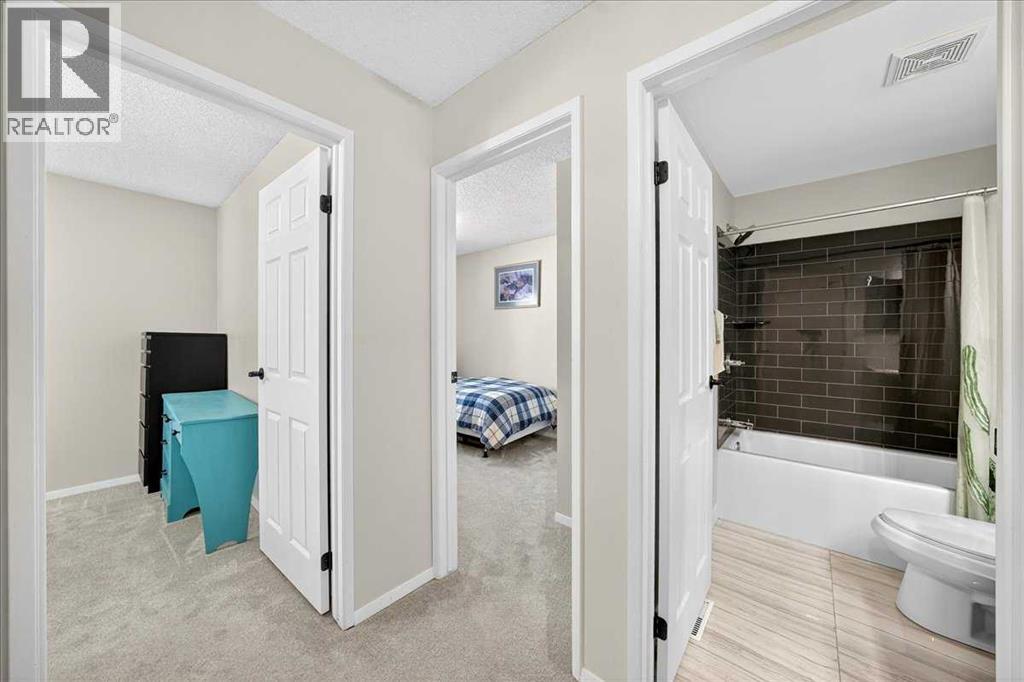 Single Family House for Sale in   Glamis Drive SW Glamorgan Calgary 