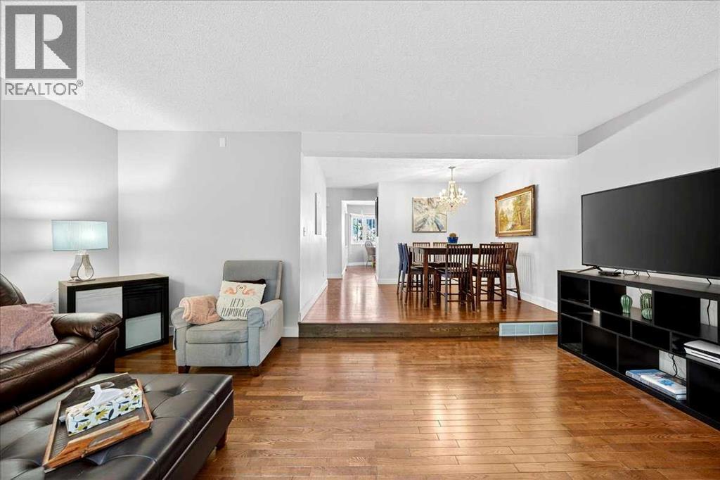 Single Family House for Sale in   Glamis Drive SW Glamorgan Calgary 