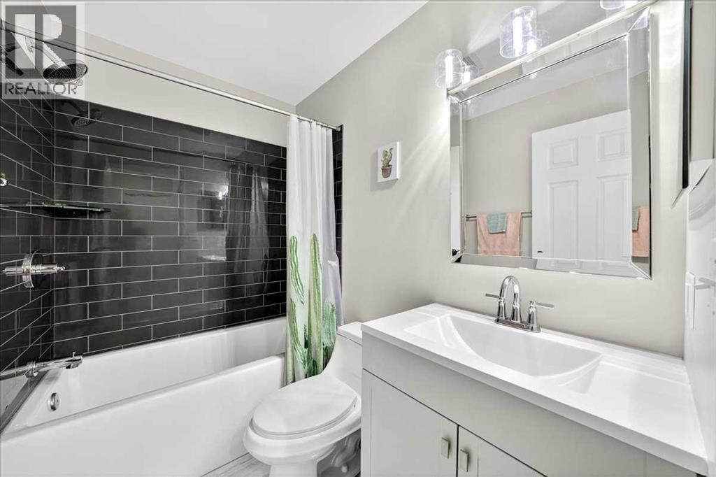 Single Family House for Sale in   Glamis Drive SW Glamorgan Calgary 