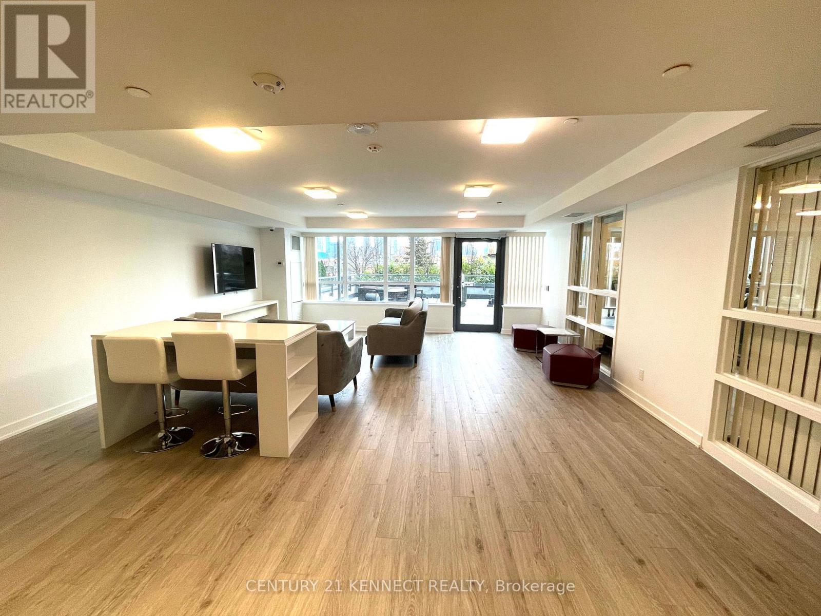 Photo 9 of 802 R 231 College Street, Toronto ON
