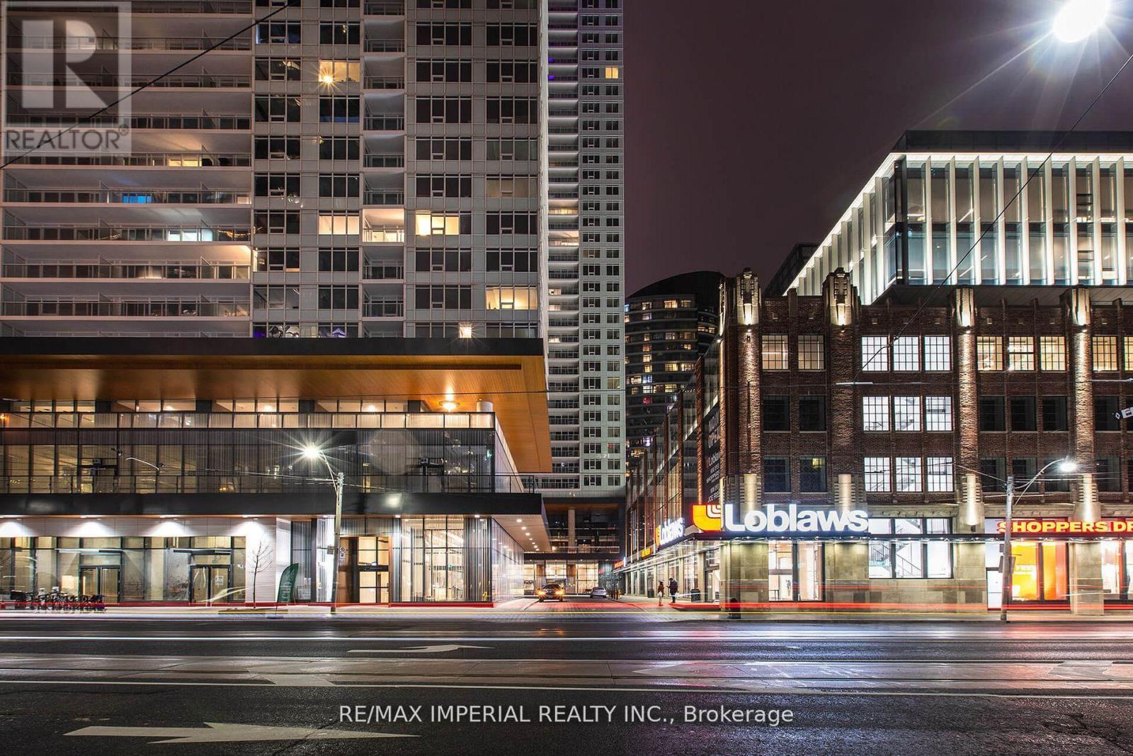 Photo 15 of 611 19 Bathurst Street, Toronto ON