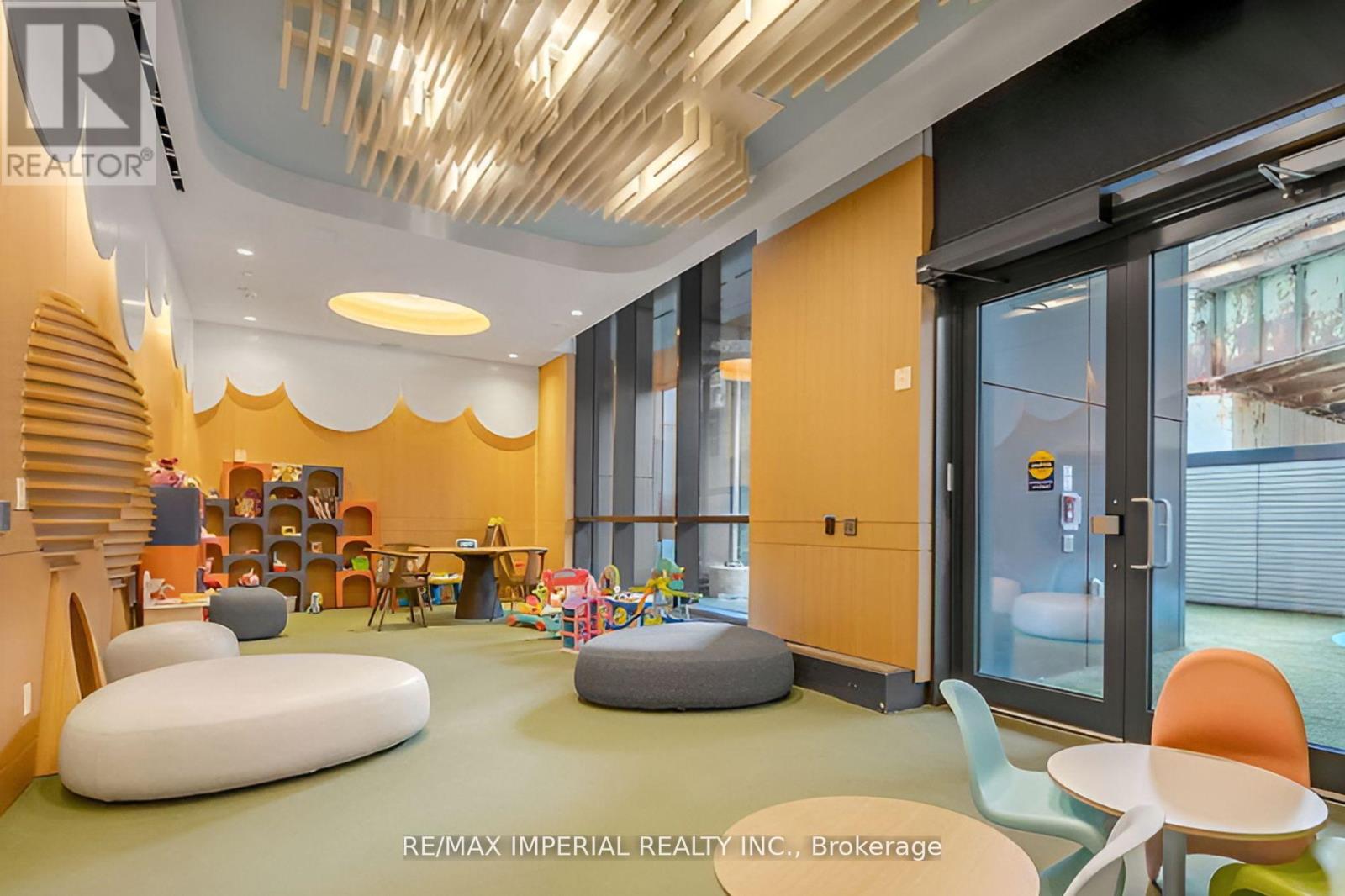 Photo 23 of 611 19 Bathurst Street, Toronto ON