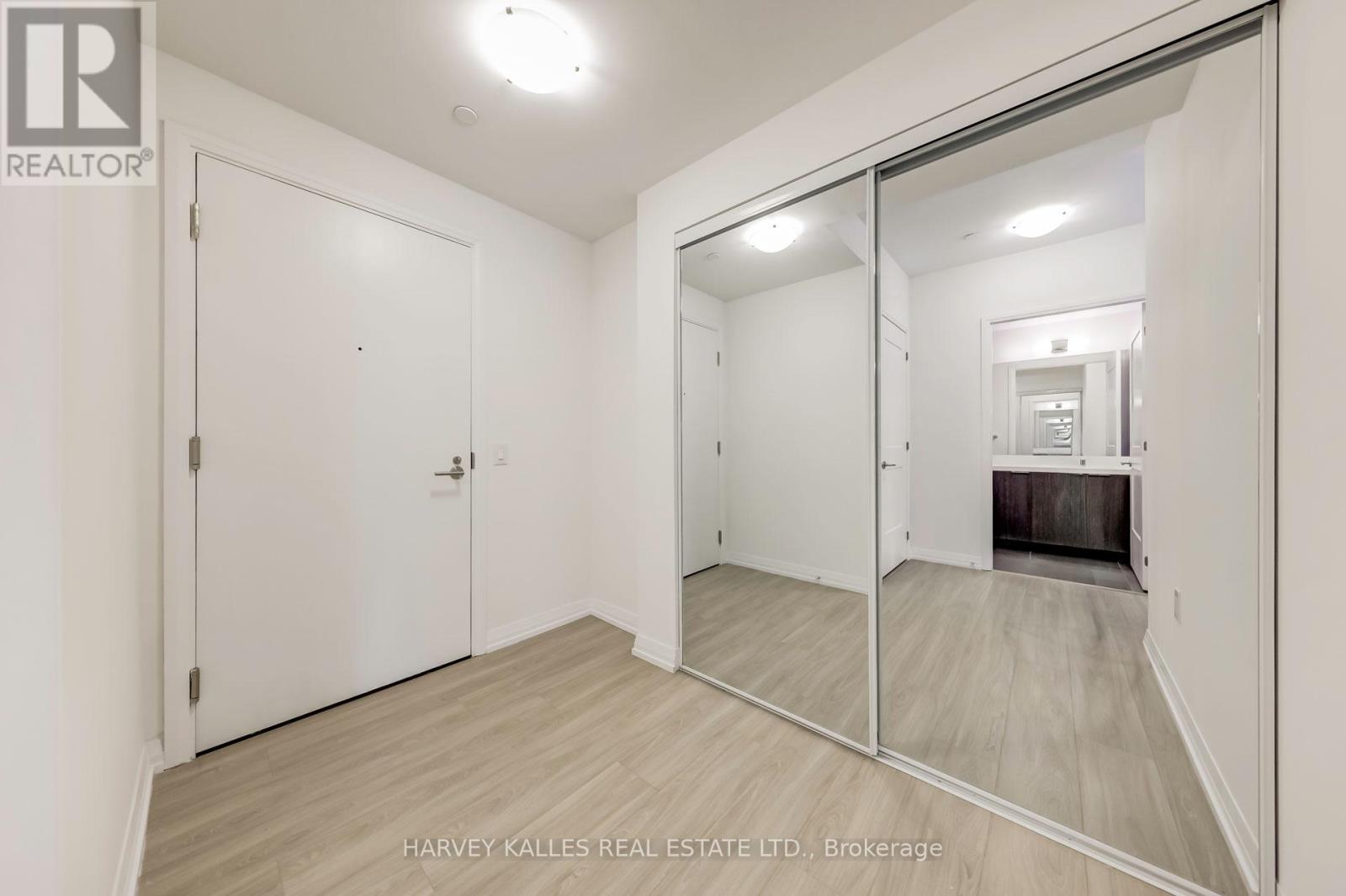 Photo 4 of Ph 03 25 Holly Street, Toronto ON