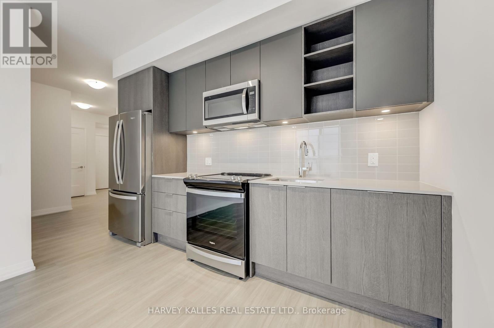 Photo 6 of Ph 03 25 Holly Street, Toronto ON