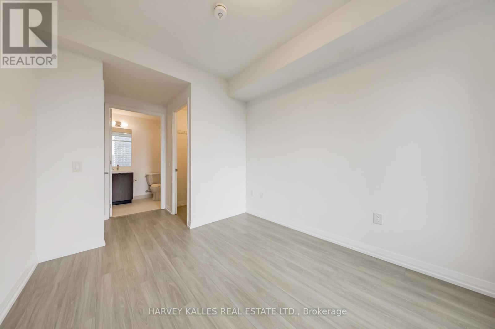 Photo 4 of Ph 03 25 Holly Street, Toronto ON