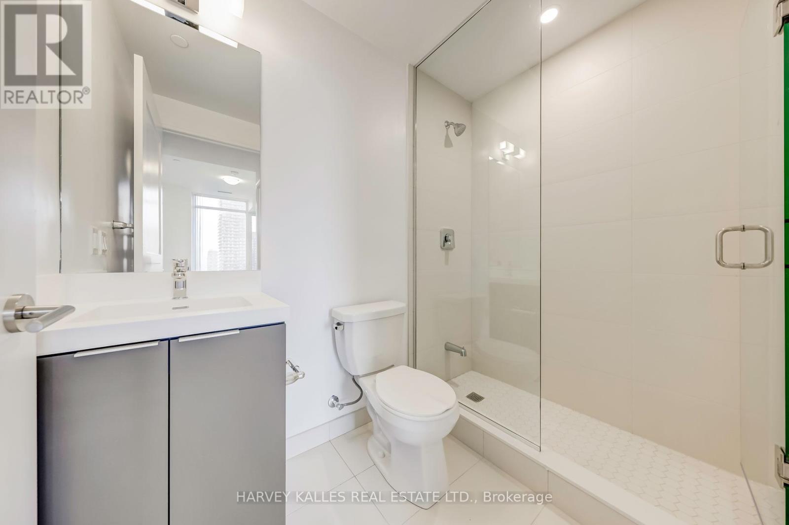Photo 20 of Ph 03 25 Holly Street, Toronto ON