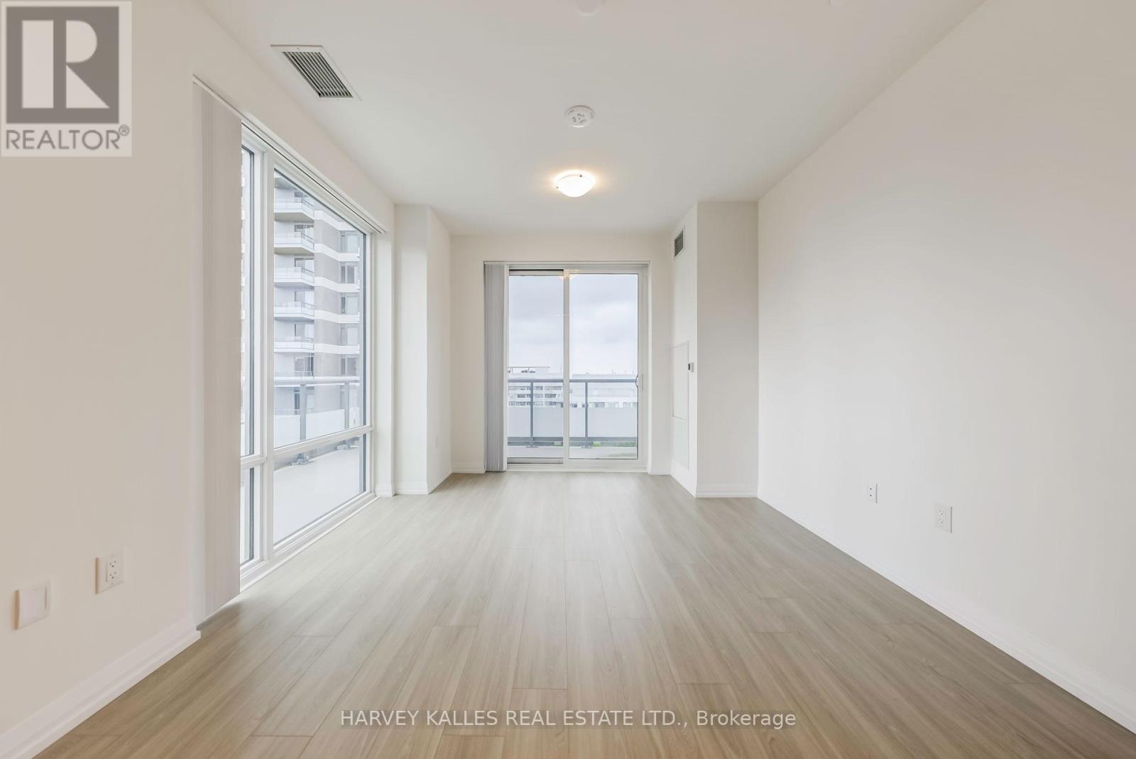 Photo 5 of Ph 03 25 Holly Street, Toronto ON