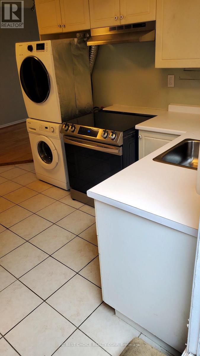 Photo 15 of Main Floor 162 B Finch Avenue E, Toronto ON
