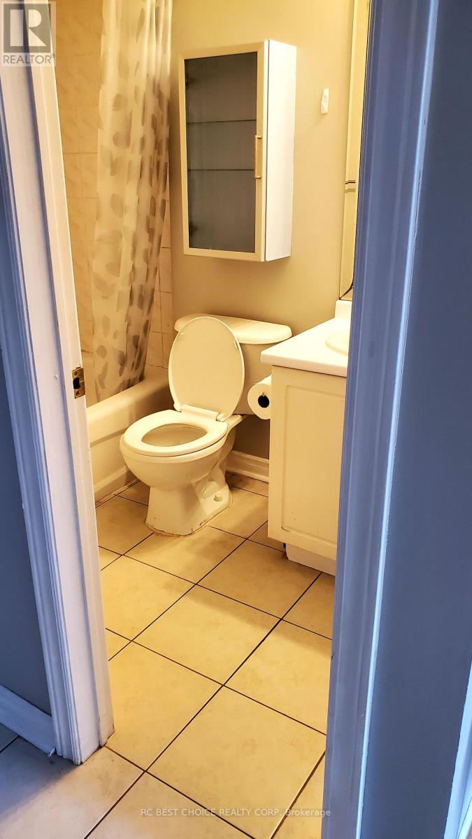 Photo 1 of Main Floor 162 B Finch Avenue E, Toronto ON