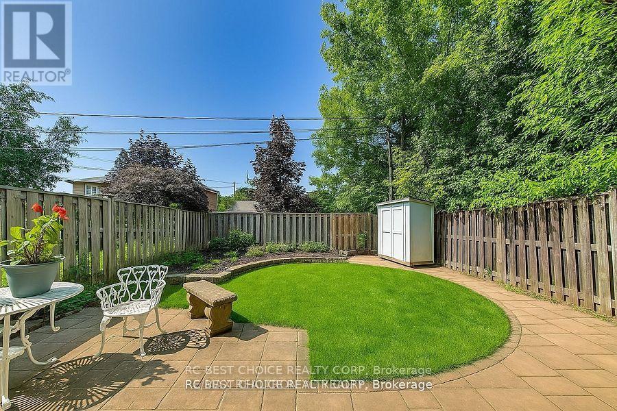 Photo 11 of Main Floor 162 B Finch Avenue E, Toronto ON