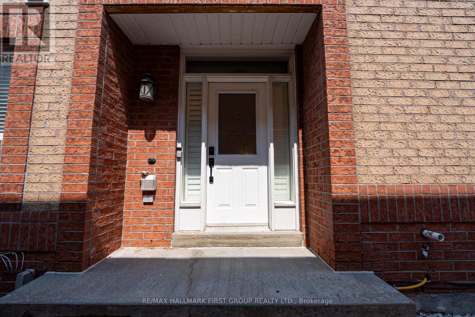 Photo 15 of 63 Carrera Boulevard, Toronto ON