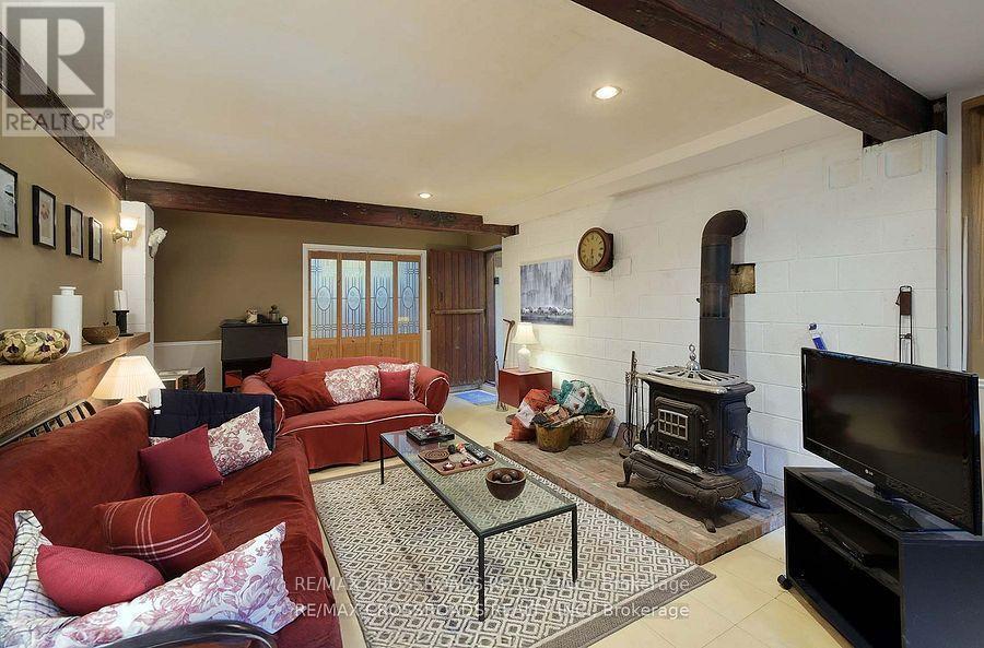Photo 37 of 5 Shepherd Road, Whitby ON