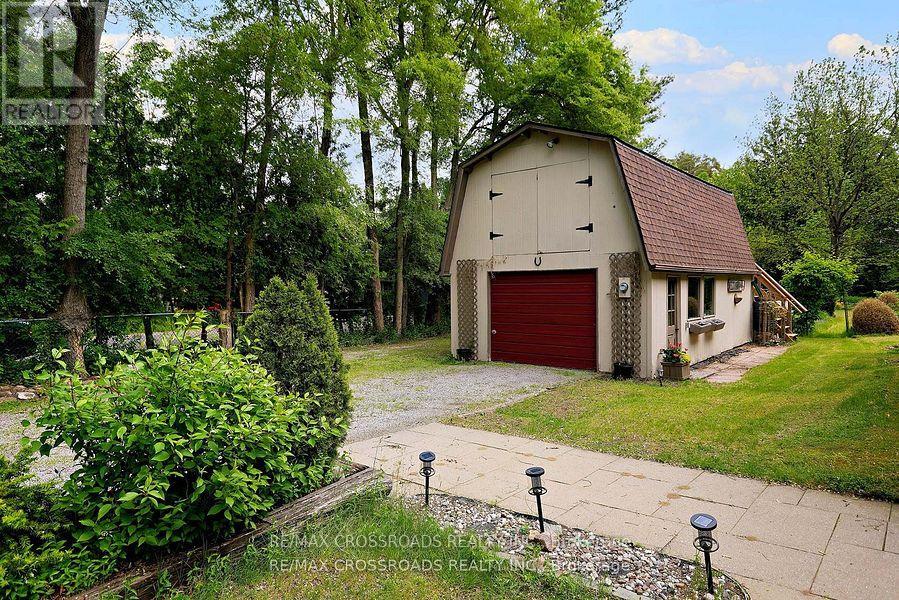 Photo 48 of 5 Shepherd Road, Whitby ON