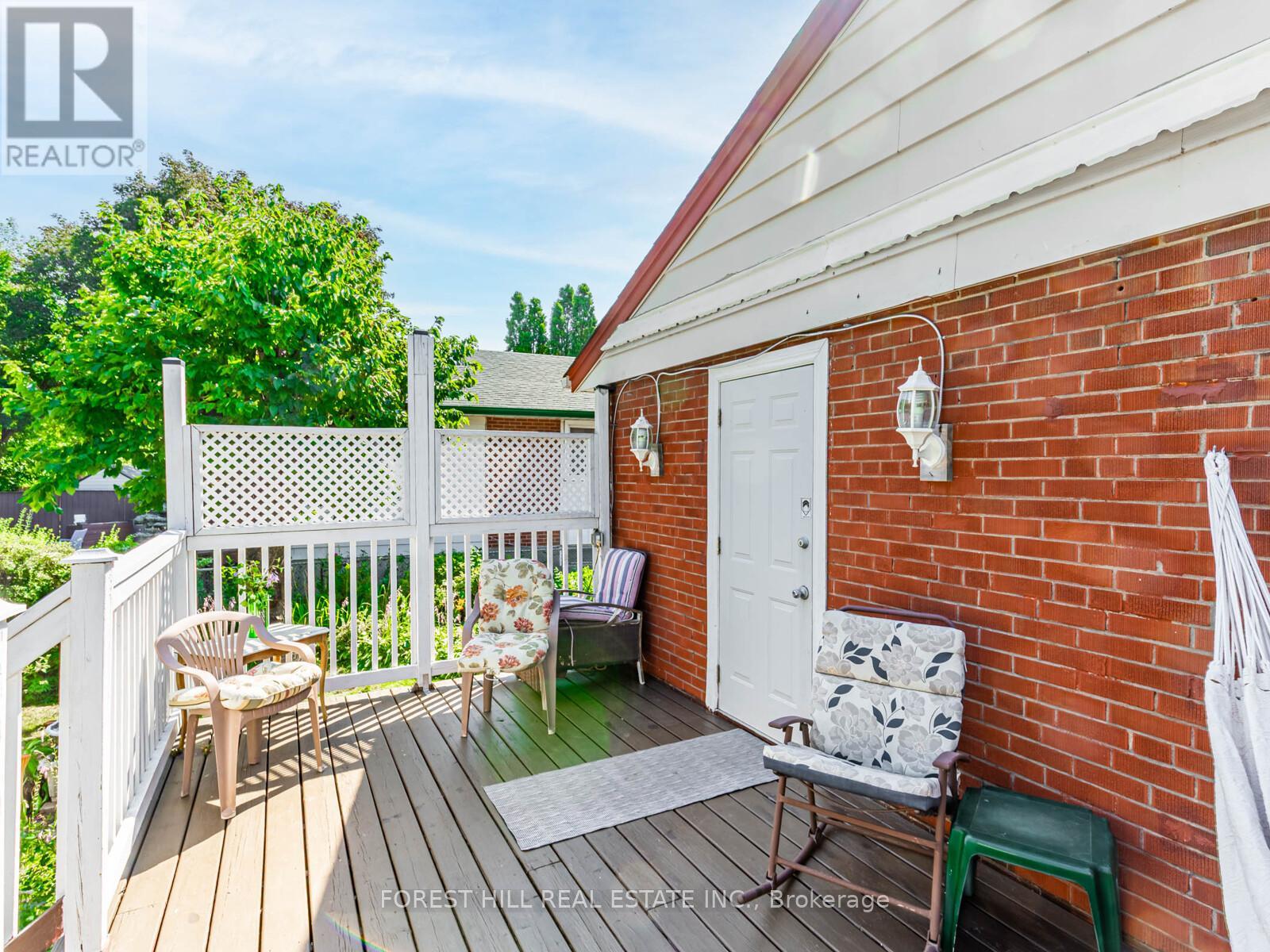 Photo 21 of 27 Fitzgibbon Avenue, Toronto ON