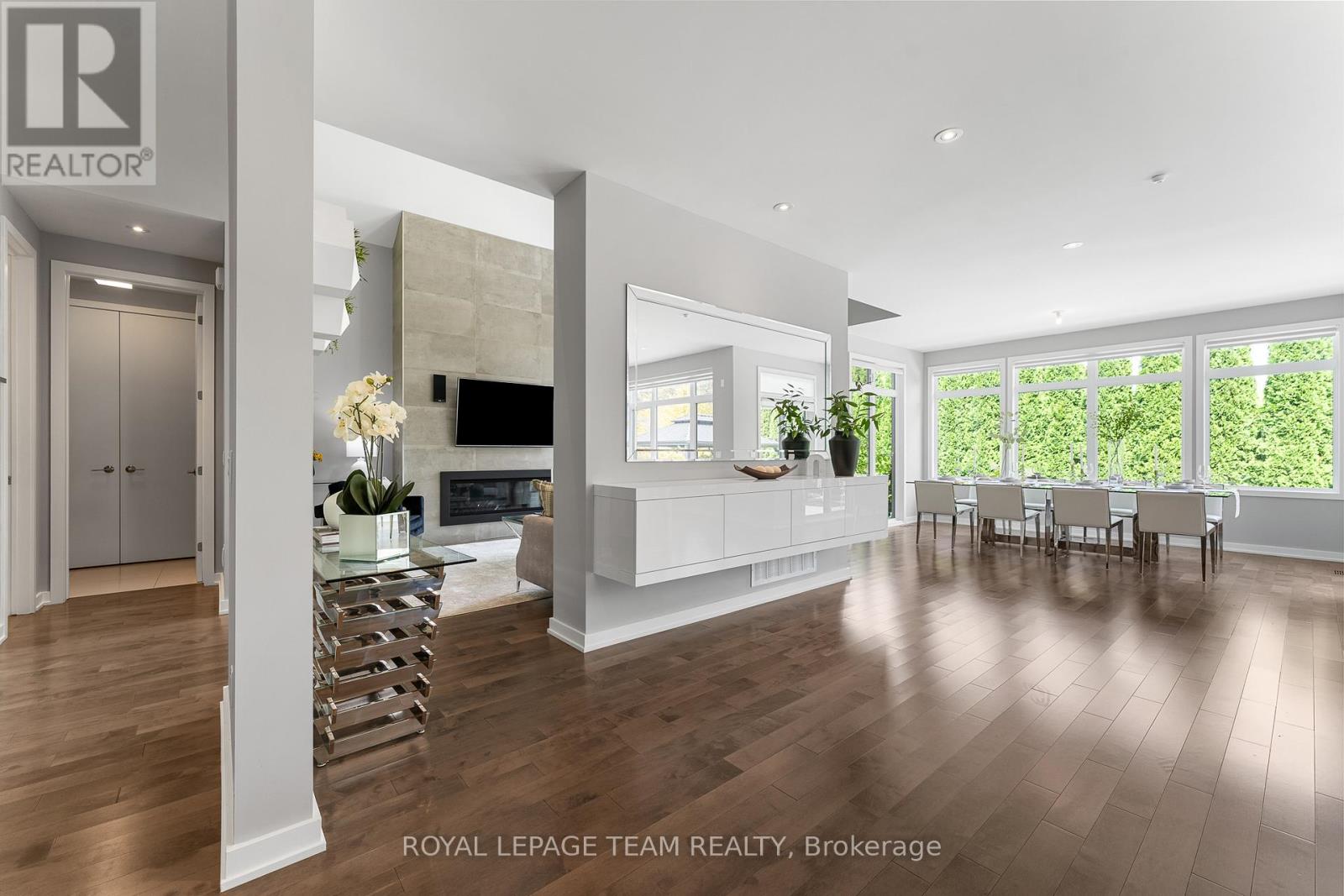Photo 1 of 250 Sunnyridge Crescent, Ottawa ON
