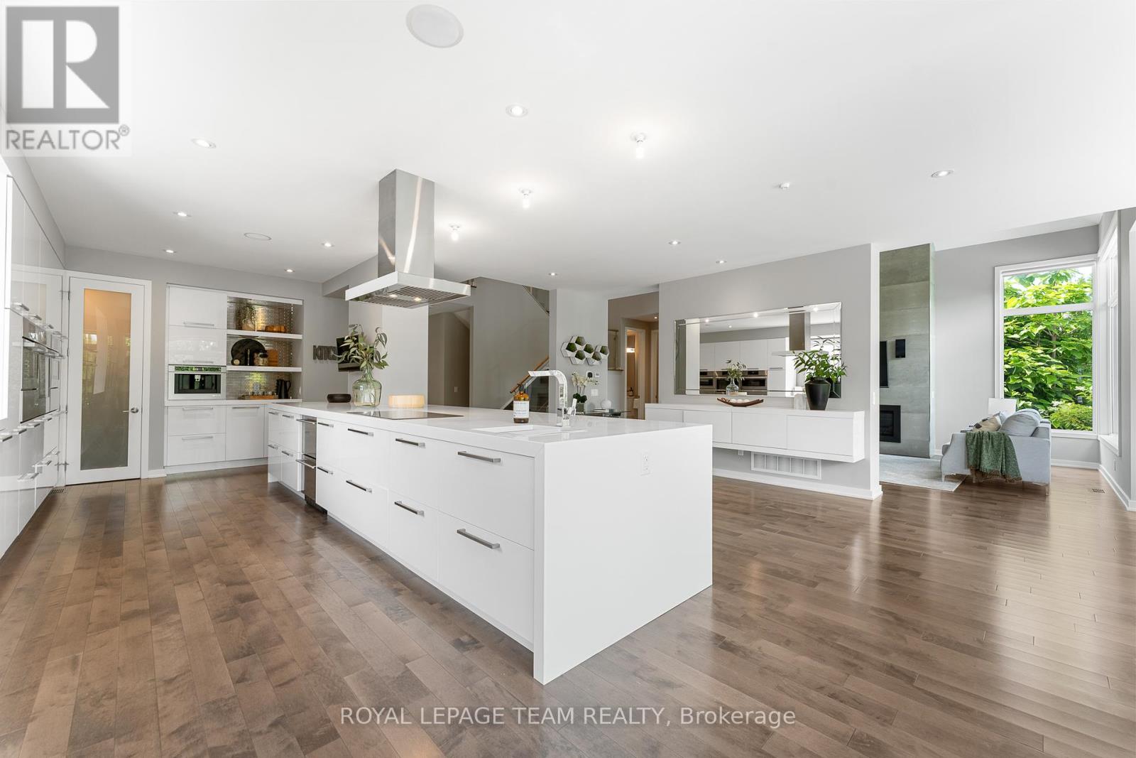 Photo 18 of 250 Sunnyridge Crescent, Ottawa ON