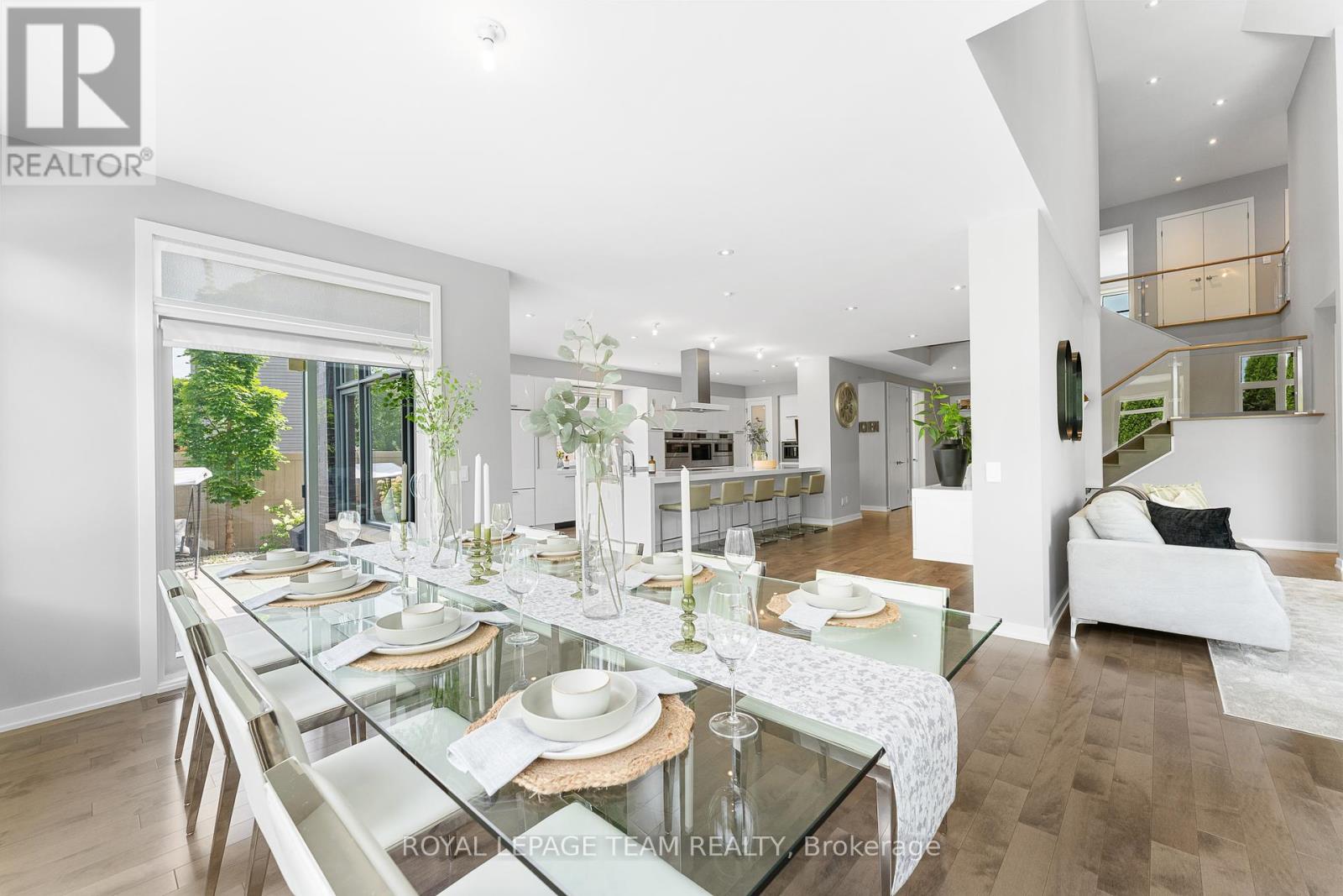 Photo 8 of 250 Sunnyridge Crescent, Ottawa ON