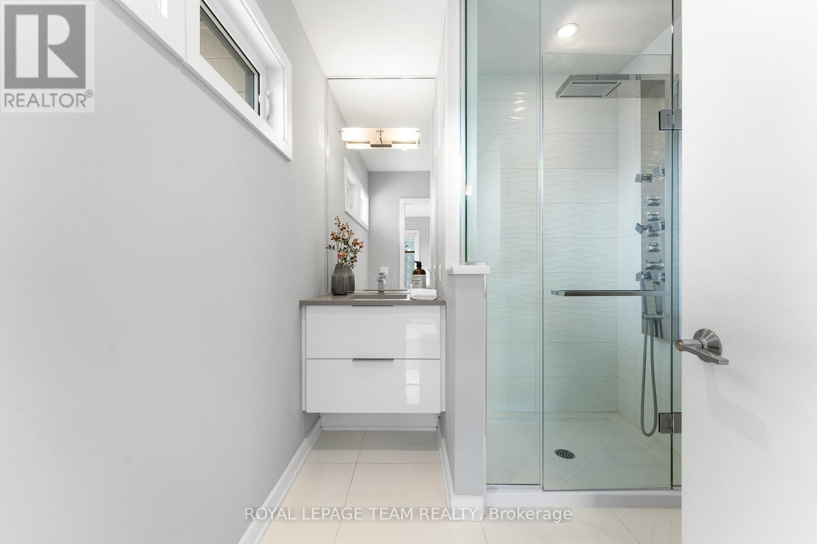 Photo 45 of 250 Sunnyridge Crescent, Ottawa ON