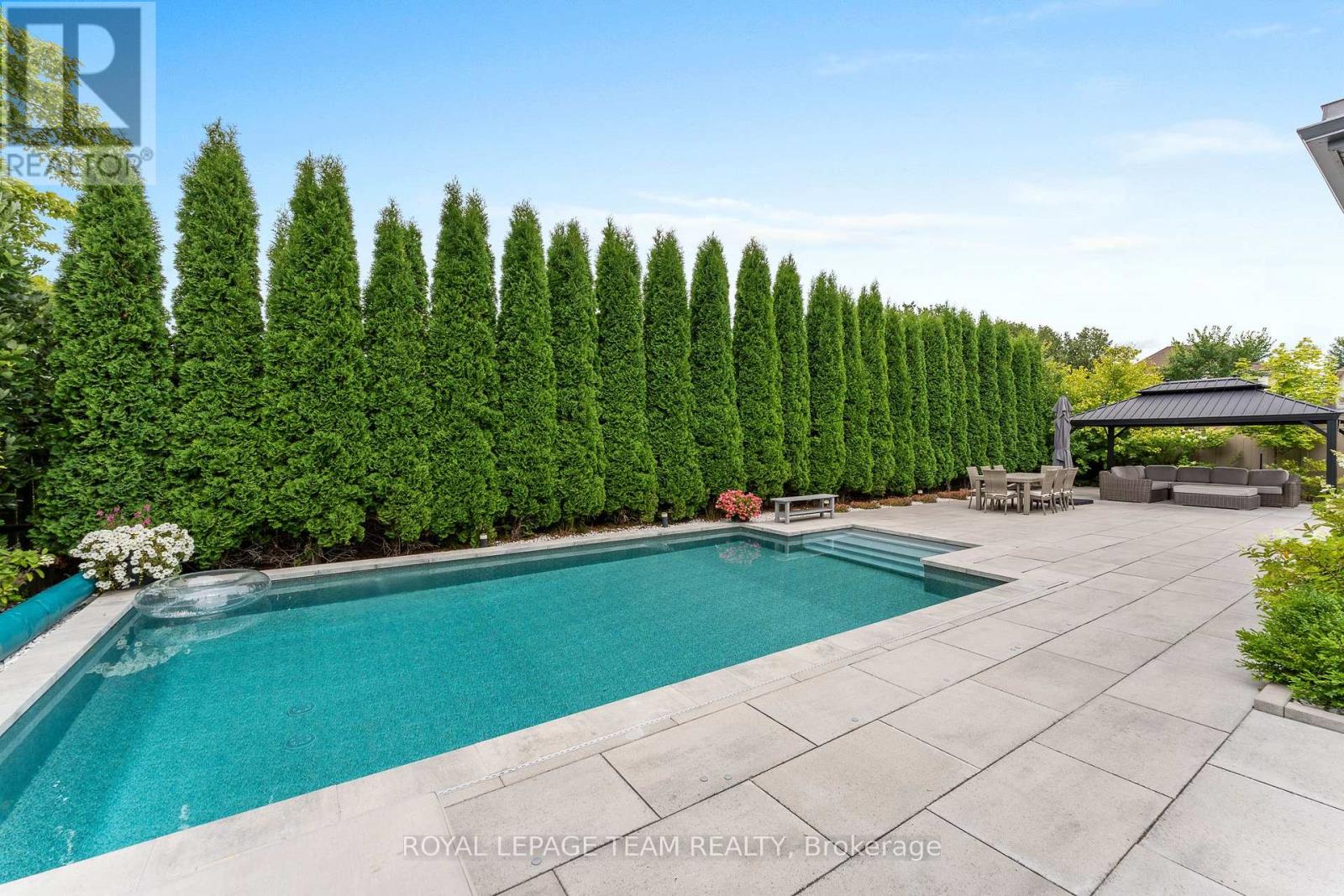 Photo 42 of 250 Sunnyridge Crescent, Ottawa ON