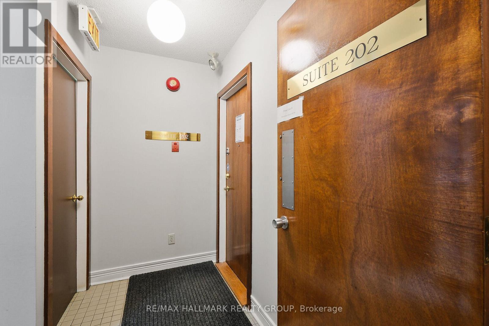Photo 11 of 202 117 Murray Street, Ottawa ON
