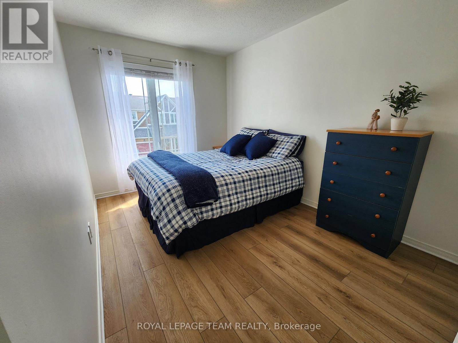 Photo 15 of 138 Freeport Drive, Ottawa ON