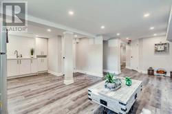 Photo 5 of 323 Kerswell Drive, Richmond Hill ON