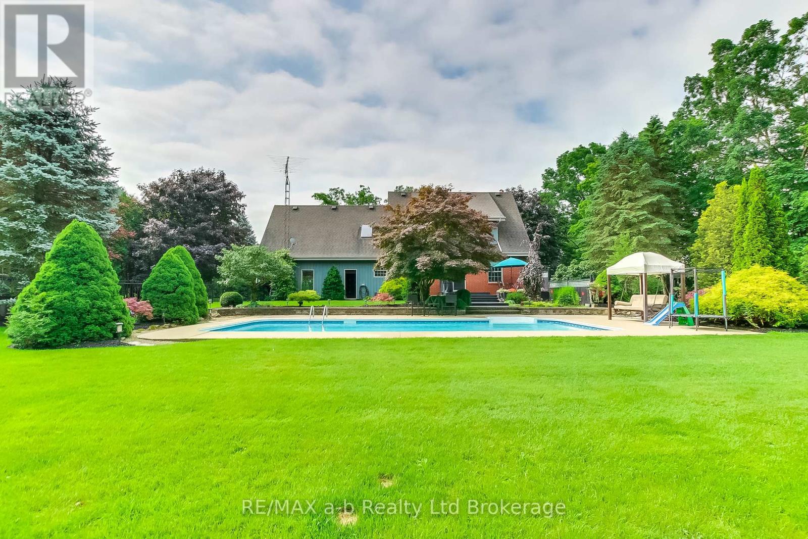 Photo 4 of 81 Windham 9 Road, Norfolk ON