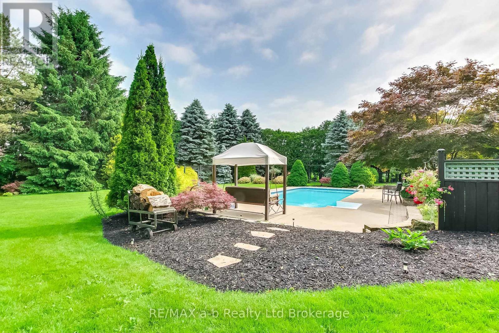 Photo 24 of 81 Windham 9 Road, Norfolk ON