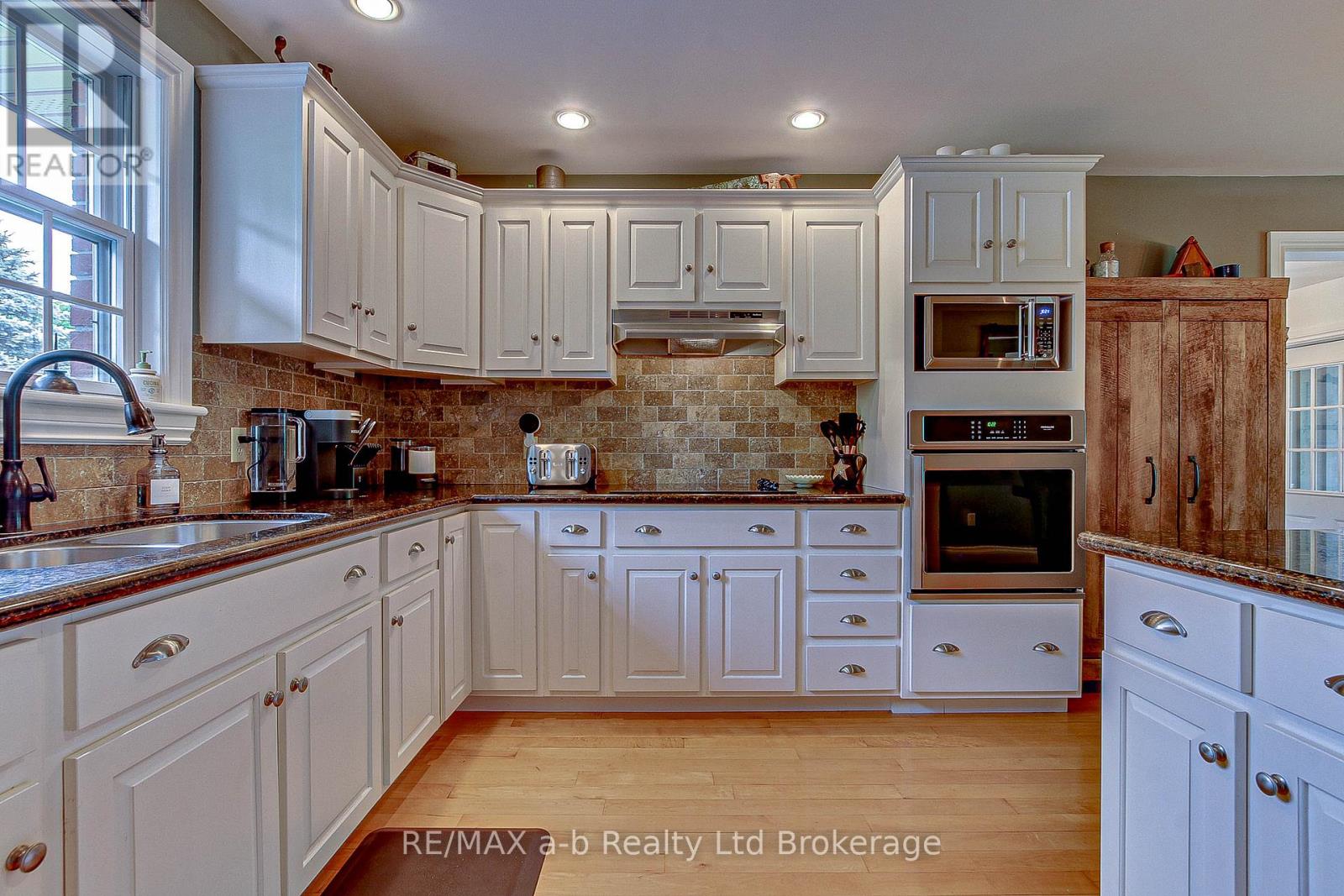 Photo 34 of 81 Windham 9 Road, Norfolk ON
