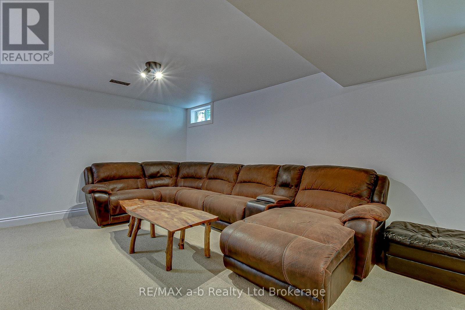 Photo 16 of 81 Windham 9 Road, Norfolk ON