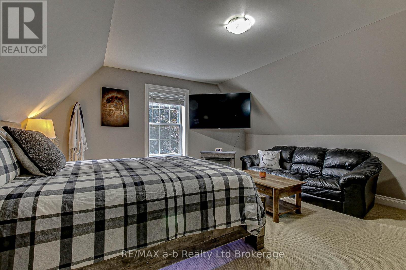 Photo 18 of 81 Windham 9 Road, Norfolk ON