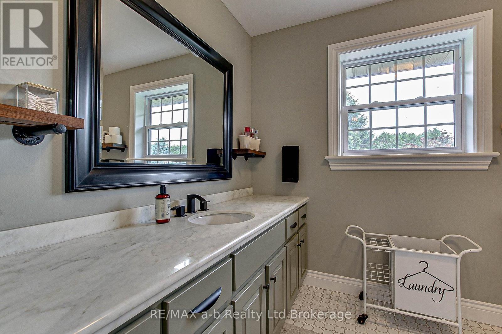 Photo 33 of 81 Windham 9 Road, Norfolk ON