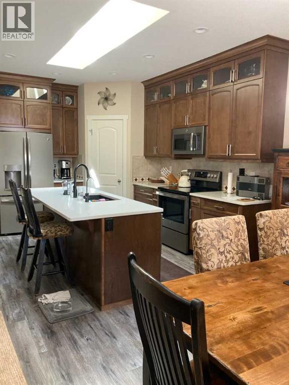 Photo 5 of 2147 Cottonwood Drive, Coaldale AB