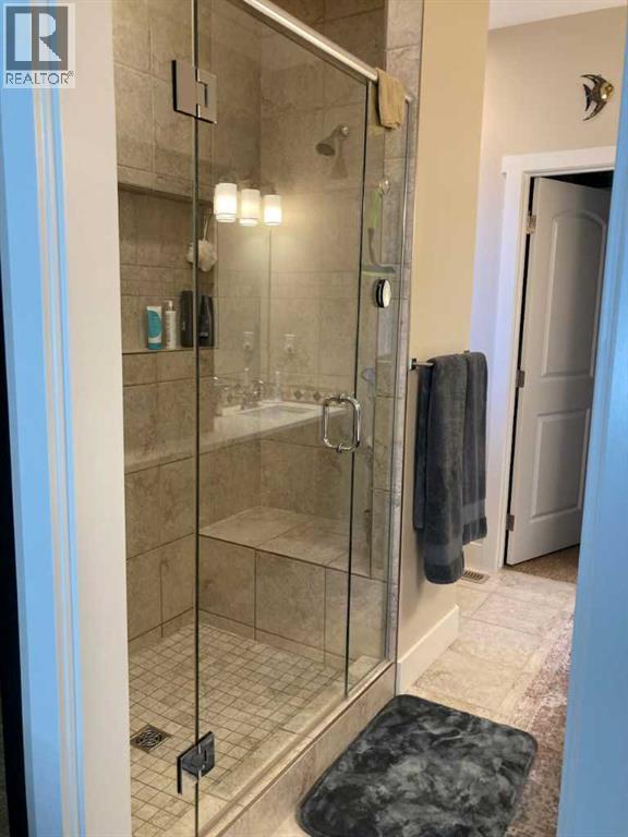 Photo 6 of 2147 Cottonwood Drive, Coaldale AB
