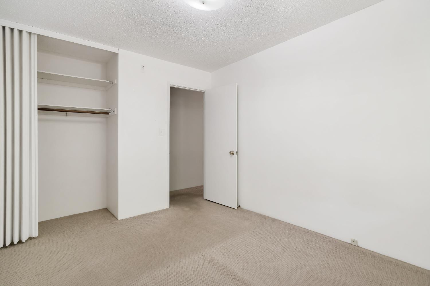 Photo 9 of 105 1330 Martin Street, White Rock BC