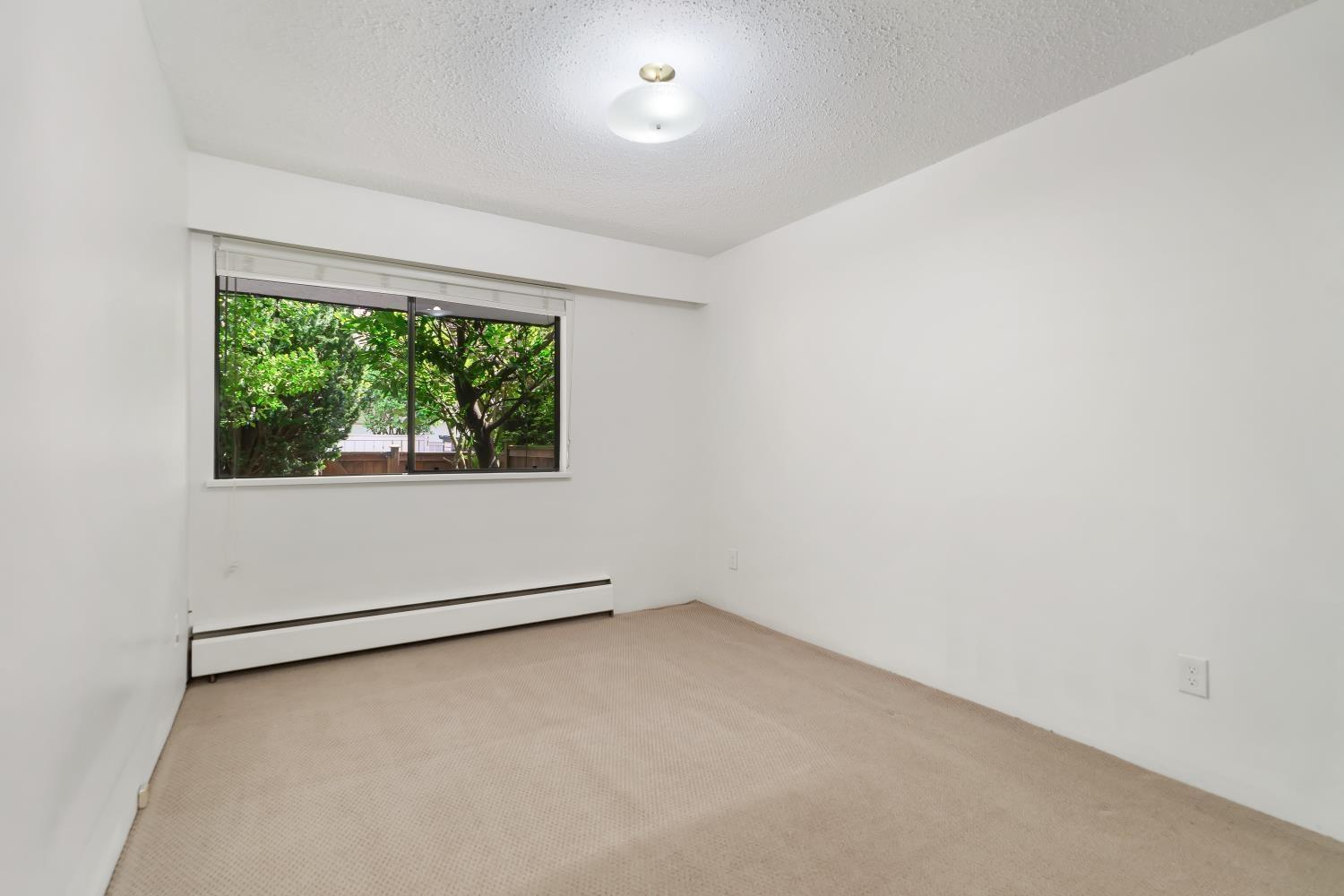 Photo 8 of 105 1330 Martin Street, White Rock BC