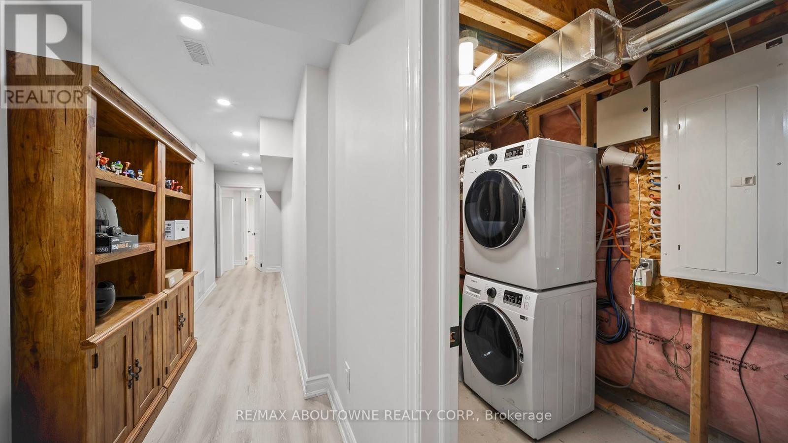 Photo 10 of Lower 341 Ironside Drive, Oakville ON