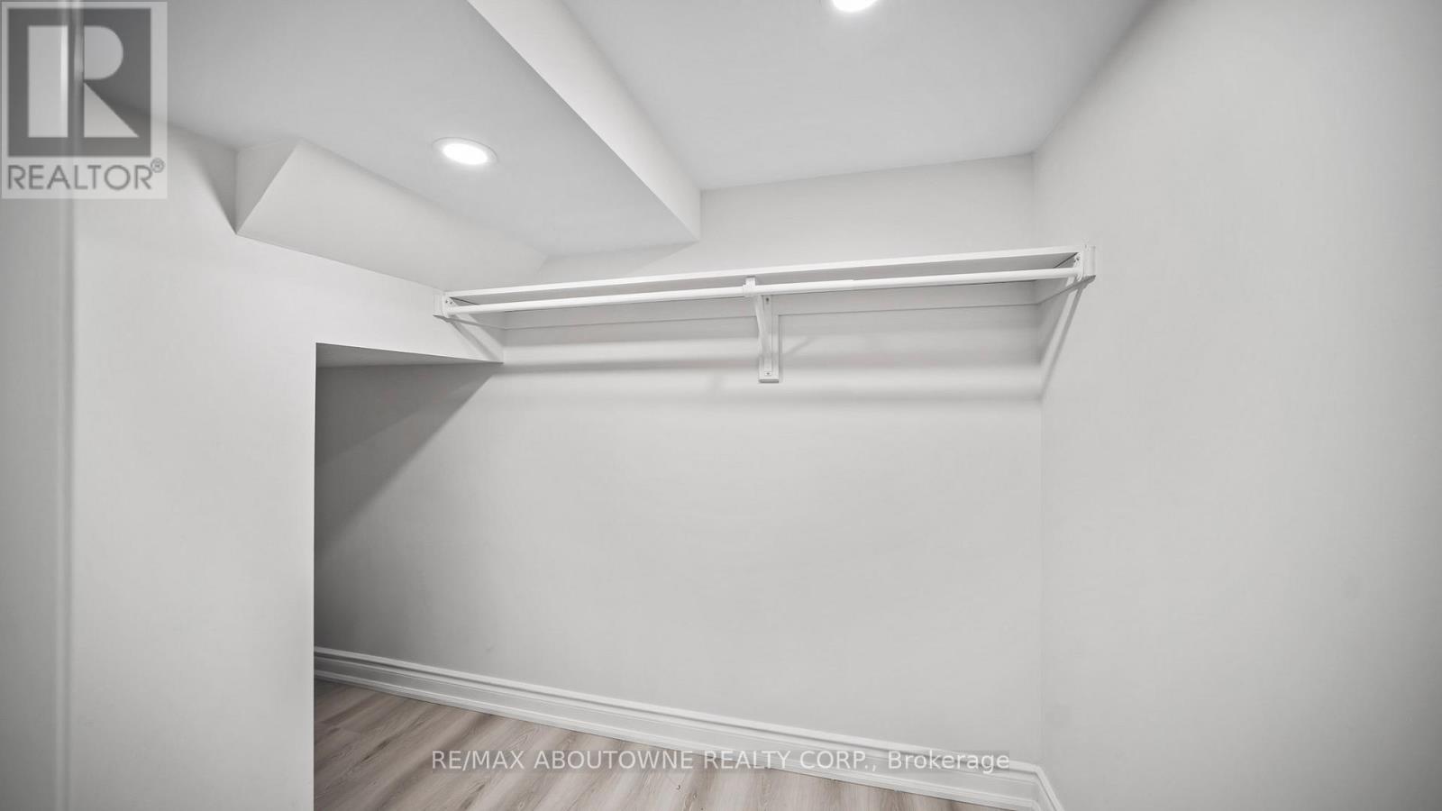 Photo 16 of Lower 341 Ironside Drive, Oakville ON