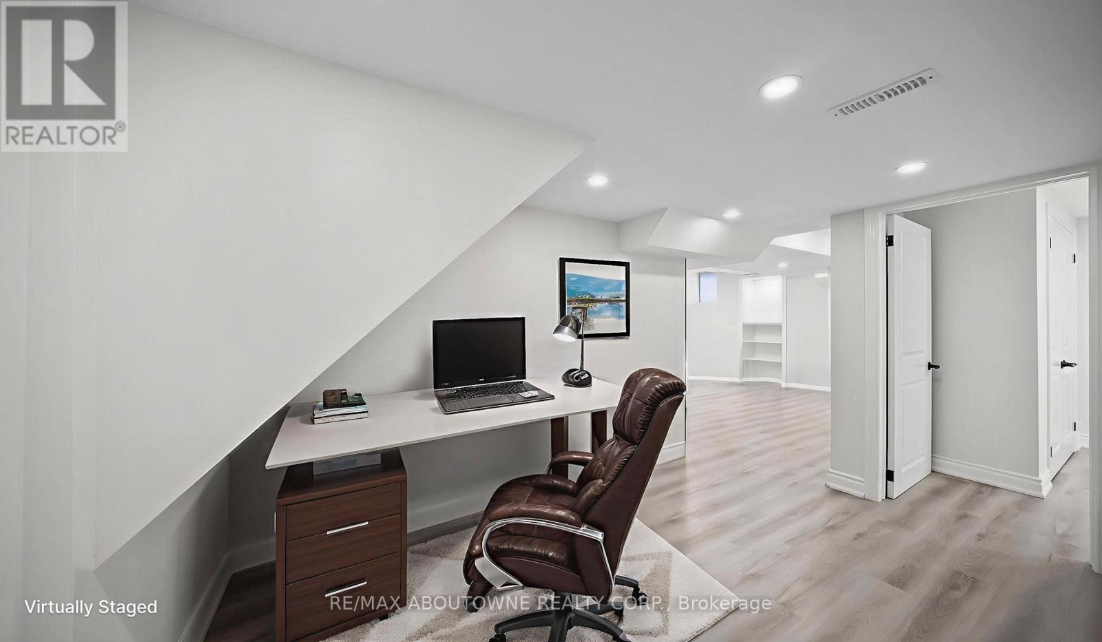 Photo 15 of Lower 341 Ironside Drive, Oakville ON