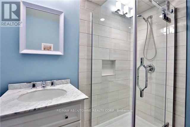 Photo 12 of 2491 Logan Avenue, Oakville ON