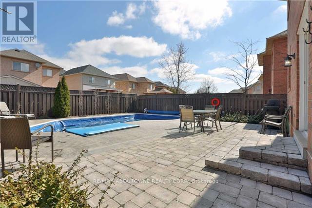 Photo 4 of 2491 Logan Avenue, Oakville ON