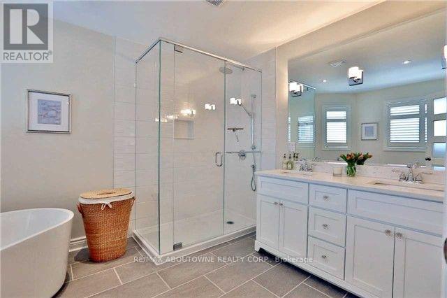 Photo 7 of 2491 Logan Avenue, Oakville ON