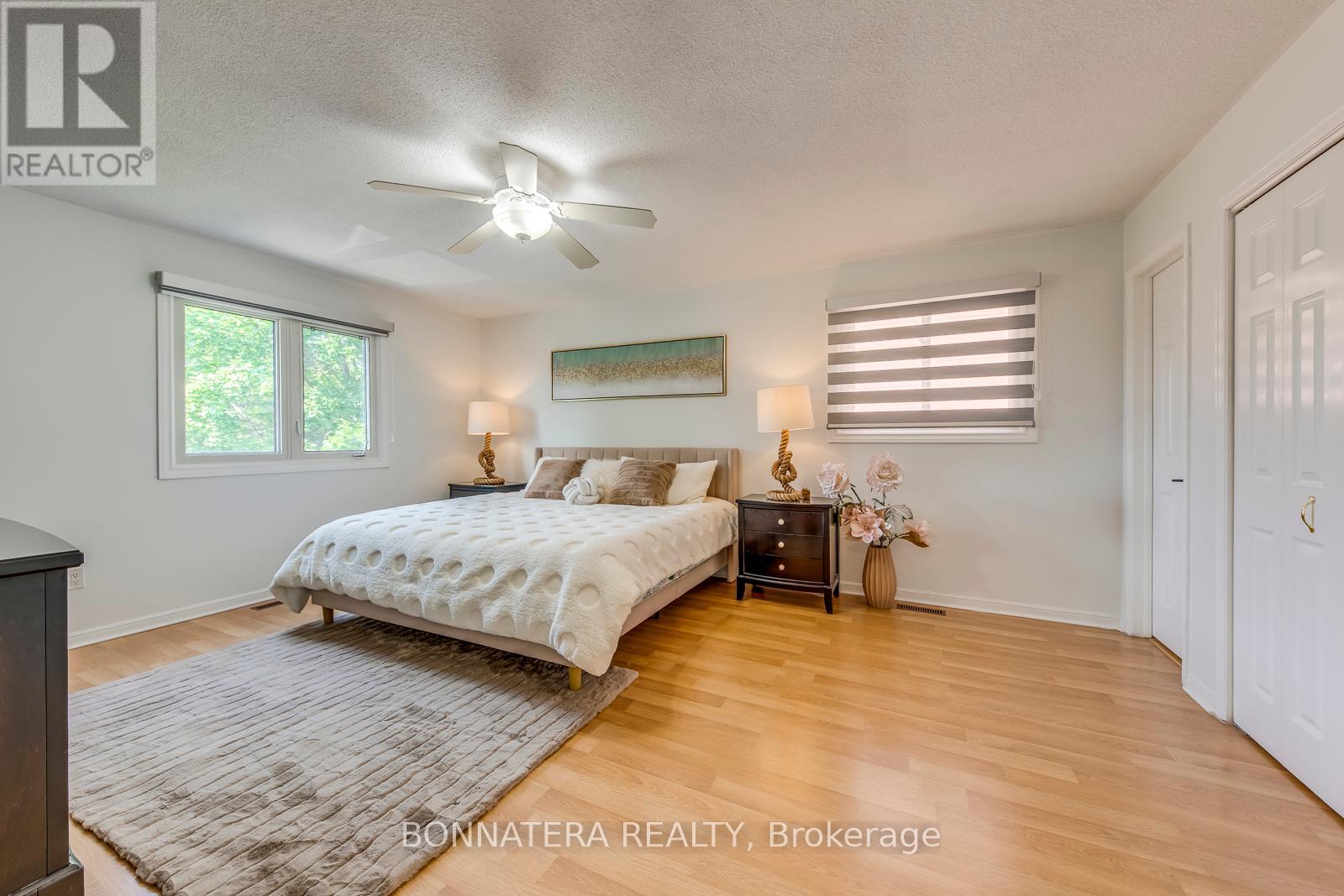 Photo 15 of 475 Underwood Crescent, Oakville ON