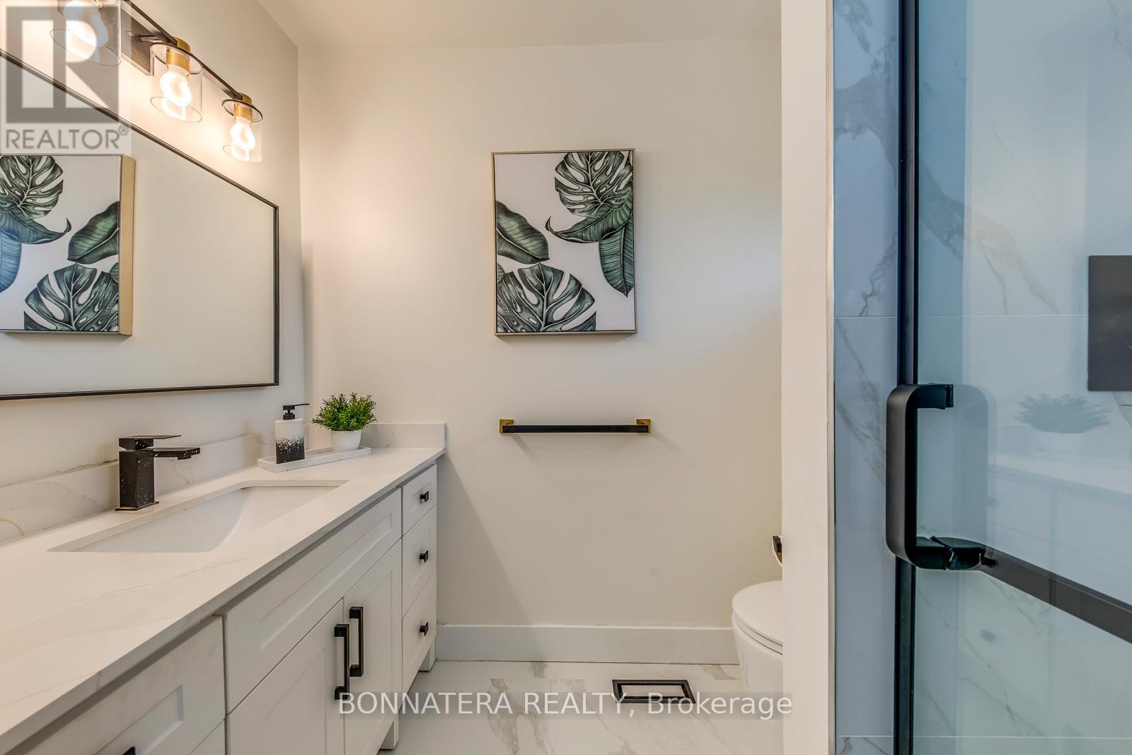 Photo 20 of 475 Underwood Crescent, Oakville ON