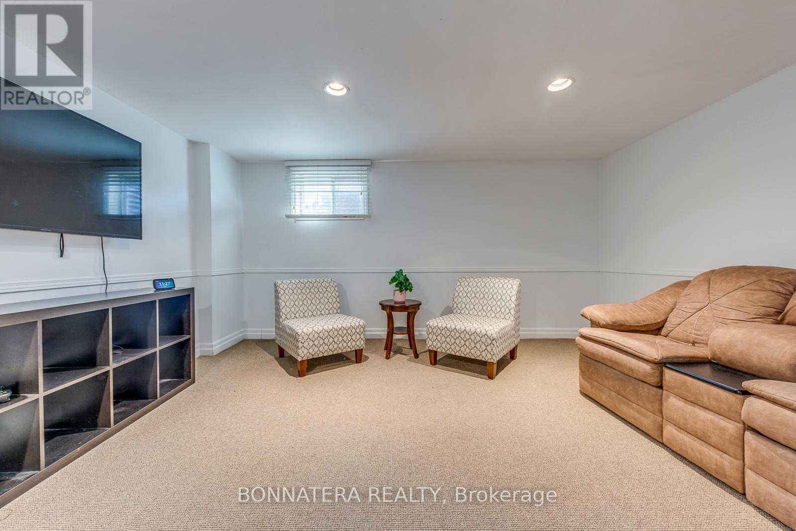 Photo 22 of 475 Underwood Crescent, Oakville ON