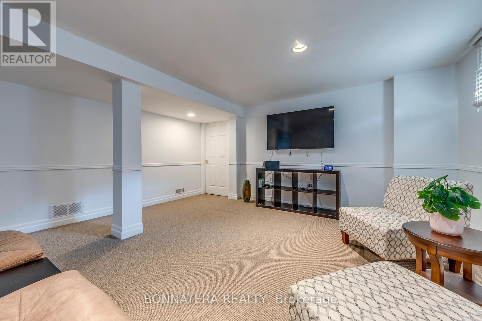 Photo 24 of 475 Underwood Crescent, Oakville ON
