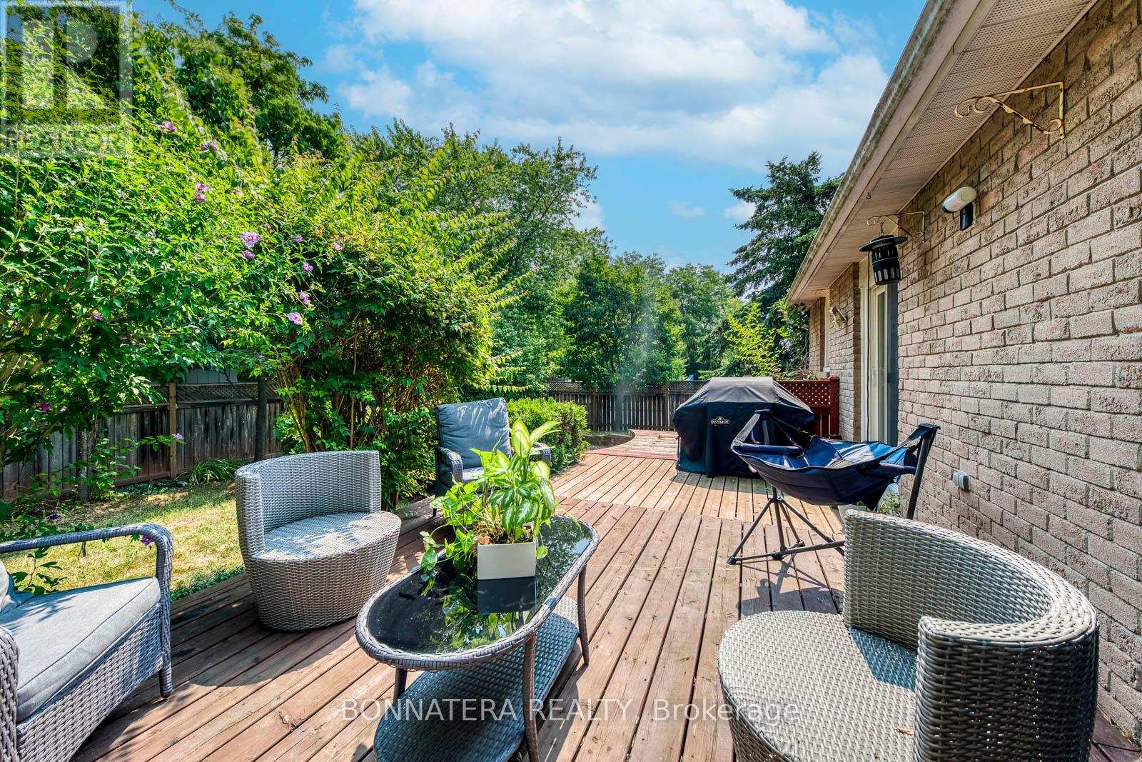 Photo 28 of 475 Underwood Crescent, Oakville ON