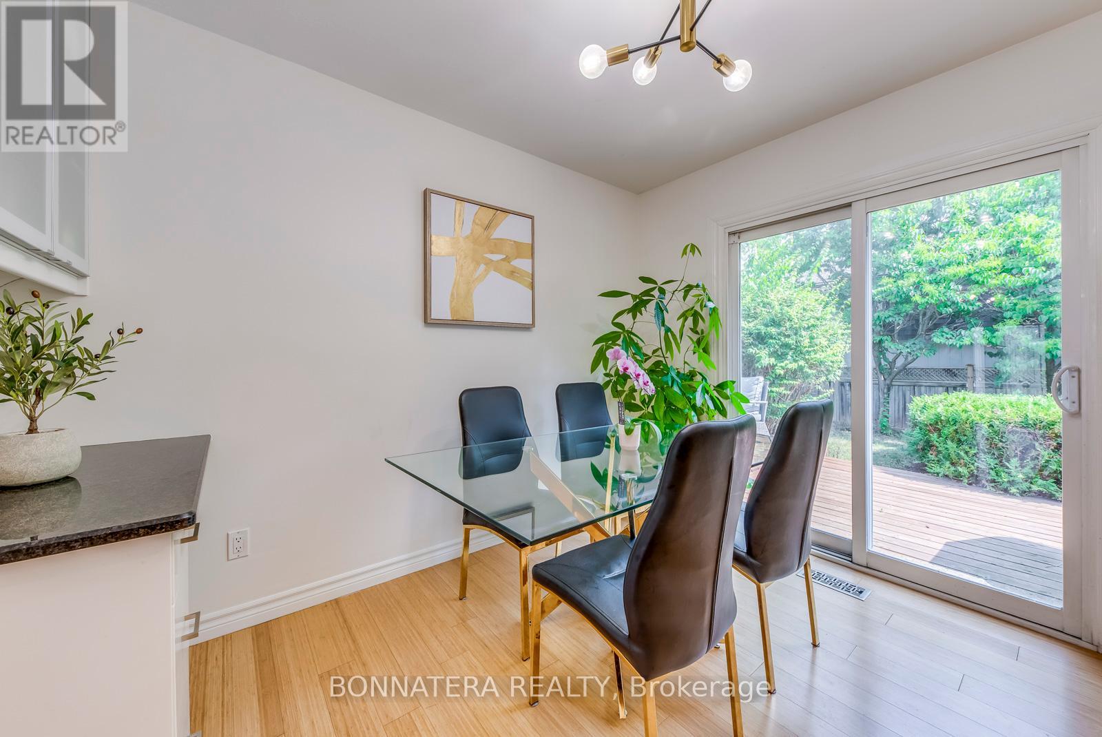 Photo 9 of 475 Underwood Crescent, Oakville ON