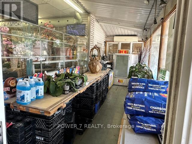 Photo 4 of 237 Park Lawn Road, Toronto ON