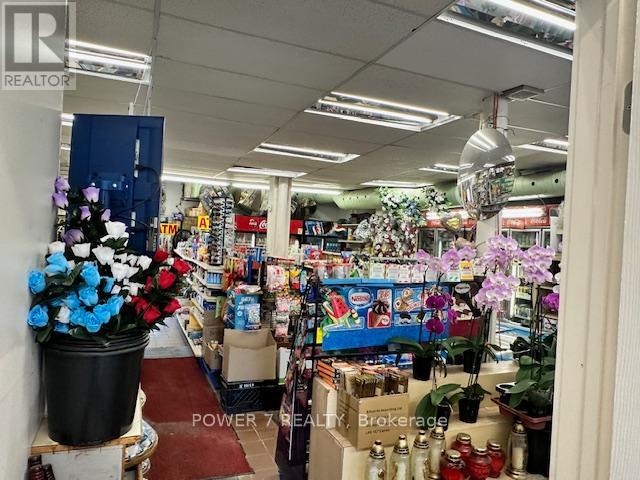 Photo 7 of 237 Park Lawn Road, Toronto ON